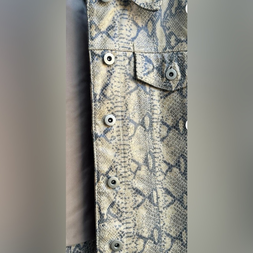 Snake Print Jacket - Picture 9 of 11